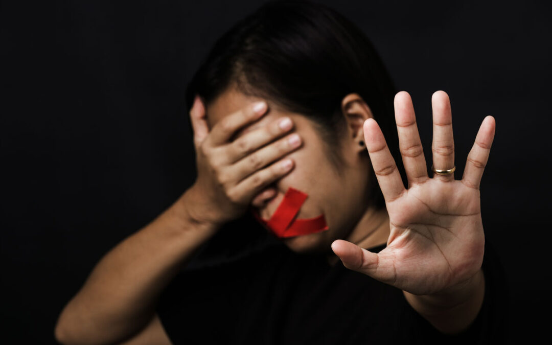 ¿Cómo denunciar violencia doméstica? Consejos de un experto en leyes